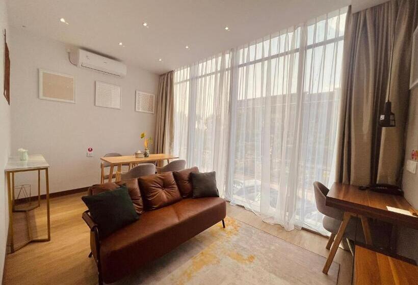 行政套房, Oxy Suites 1 01 At Shop House Meisterstadt Pollux Habibie
