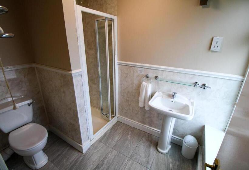 اتاق استاندارد سه نفره, Beulah Guest House
