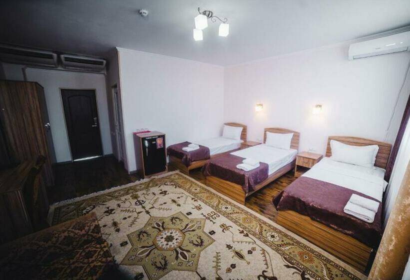 اتاق استاندارد سه نفره, Sunrise Osh