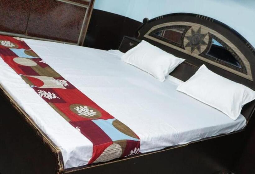 Háromágyas Classic Szoba, Spot On Yogi Guest House