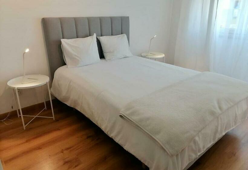 Номер Стандарт с Балконом, Comfortable Bedrooms In Apartment With River View