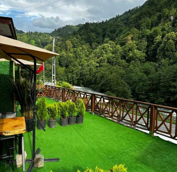 سوئیت با چشم‌انداز رودخانه, Ria Süit Otel Bungalov