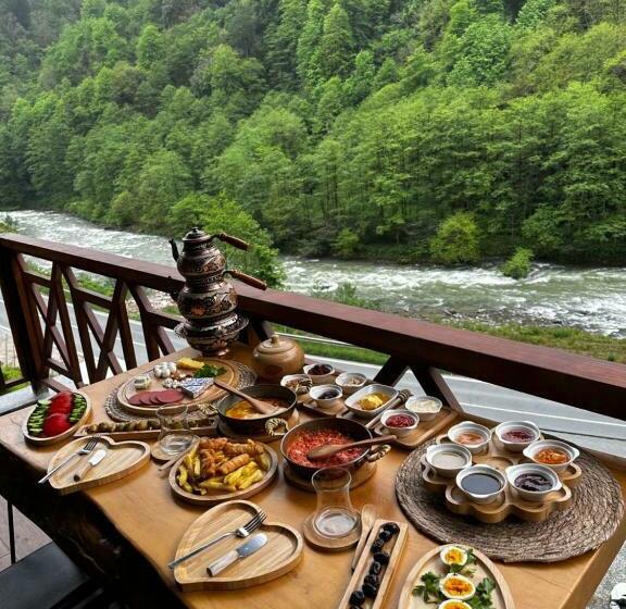اتاق لوکس با بالکن, Ria Süit Otel Bungalov
