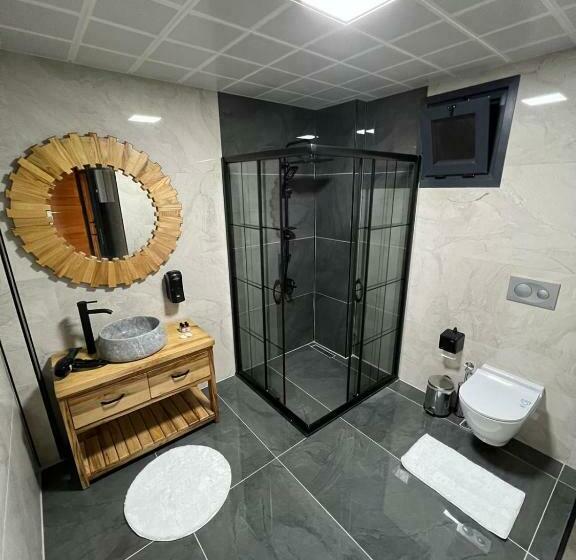 اتاق لوکس با بالکن, Ria Süit Otel Bungalov