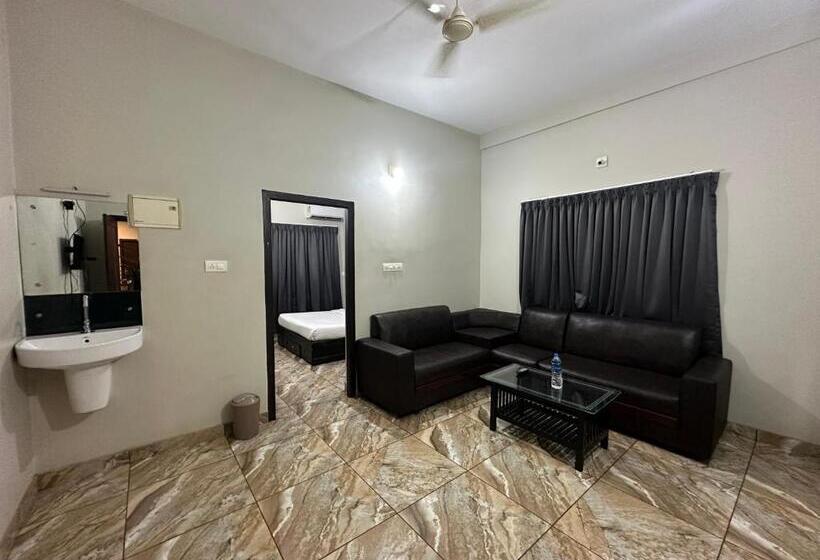Номер Стандарт с Балконом, Zahir Residency