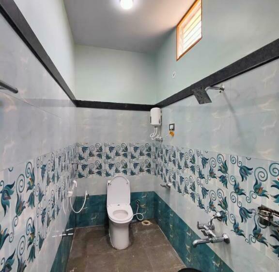 Трехместный Номер Deluxe, Aditya Tourist Home