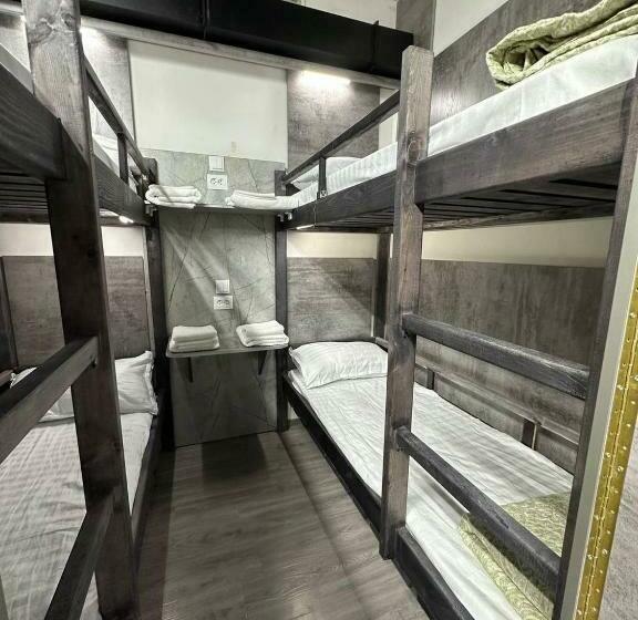 4인용 스탠다드 룸, Dubai Hostel