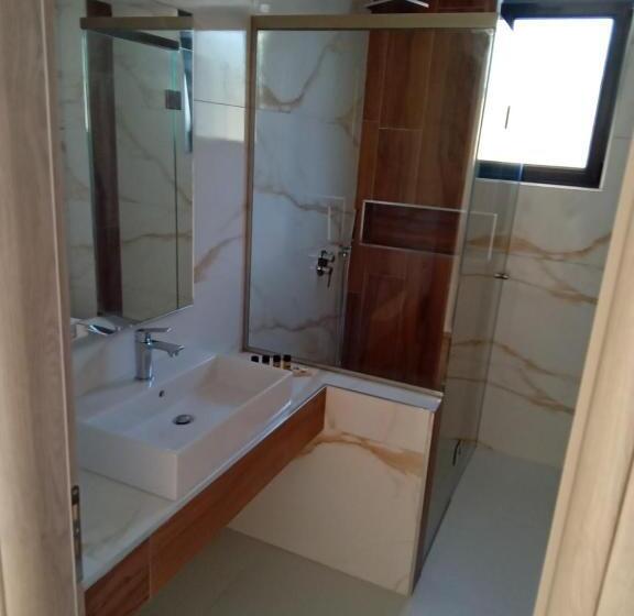 Трехместный Номер Deluxe Вид на Море, Villa Tonia