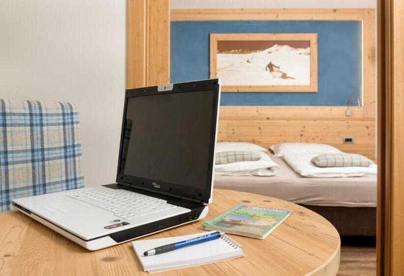 Четырехместный Номер Deluxe, Garni Lastei