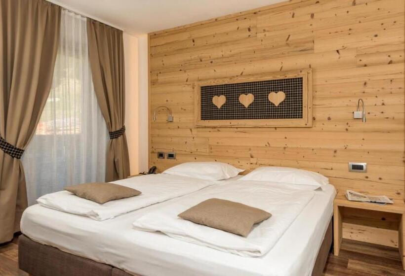Номер Deluxe с Балконом, Garni Lastei