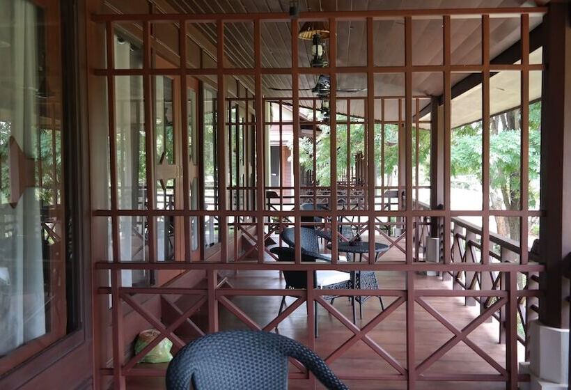 اتاق سوپریور سه تخته, Phubachiang Golf & Resort Pakse
