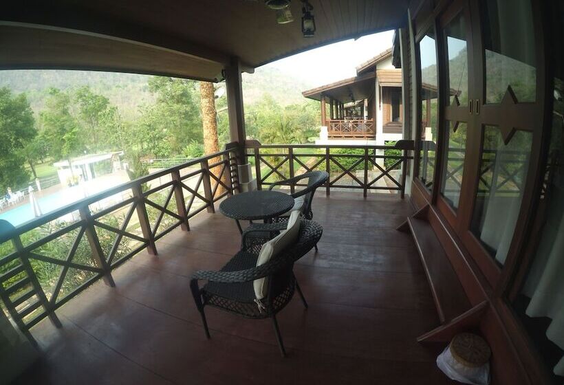 اتاق لوکس سه تخته, Phubachiang Golf & Resort Pakse