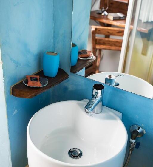 Номер Стандарт Индивидуальный, Favela Living Space