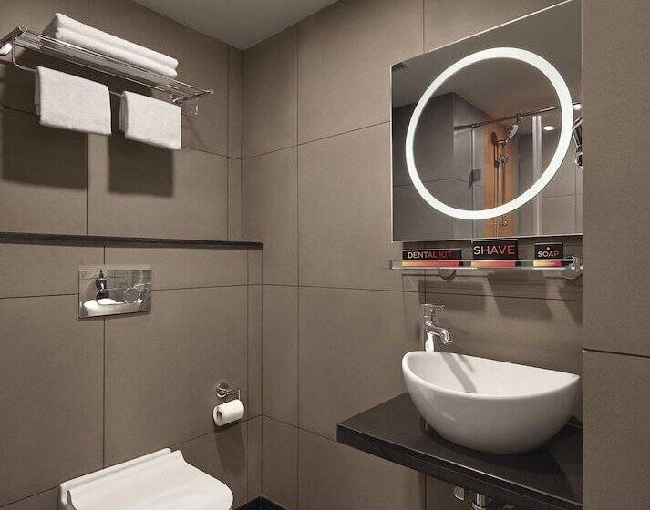 اتاق لوکس, Ginger Noida Sector 133