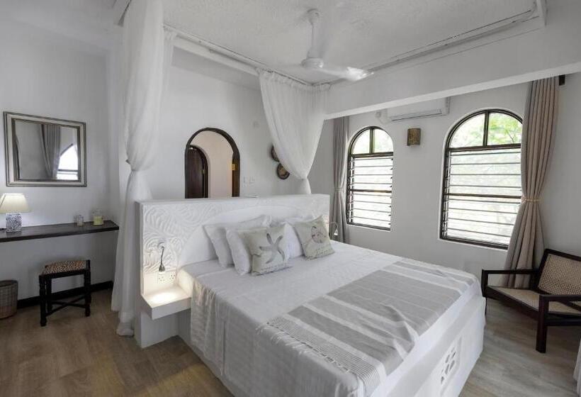 سوئیت با تخت بزرگ, Coconut Beach Boutique   Apasio Lodges