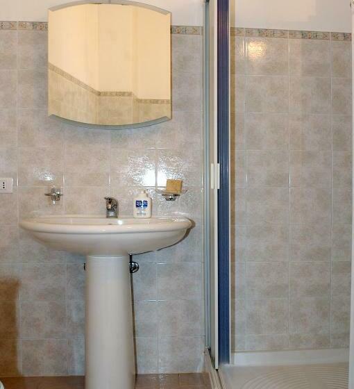 اتاق استاندارد سه نفره, B&b Gulliver