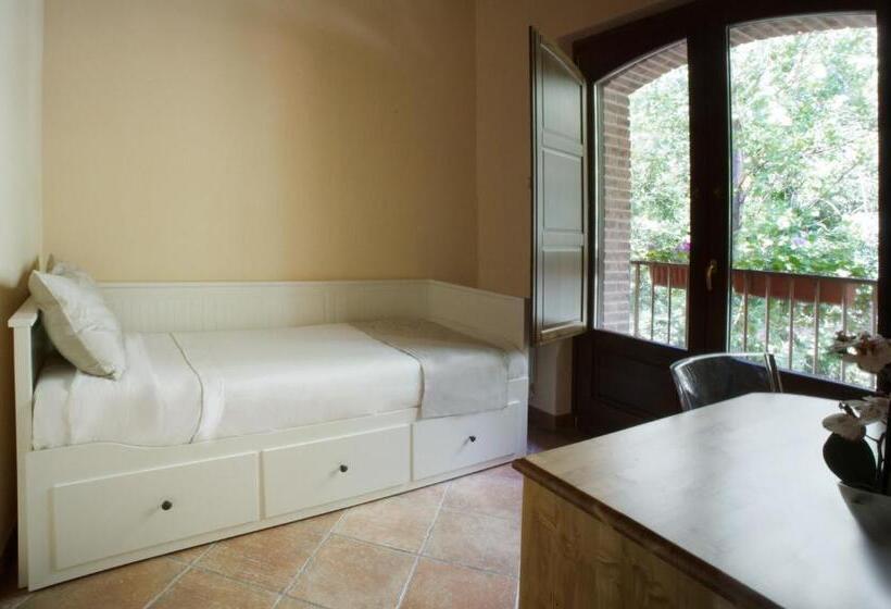 Трехместный Номер Deluxe, Historic Boutique Hotel Maccarunera