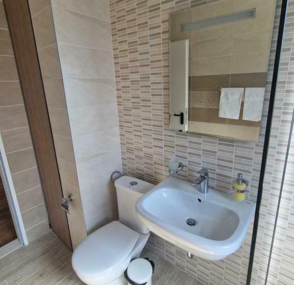 شقة غرفة واحدة, Flowers Apartments
