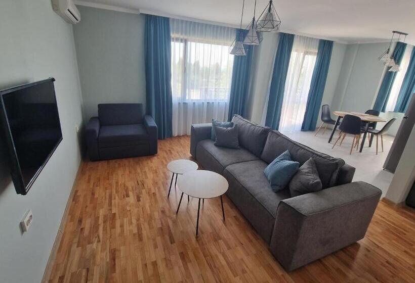 شقة غرفة واحدة, Flowers Apartments