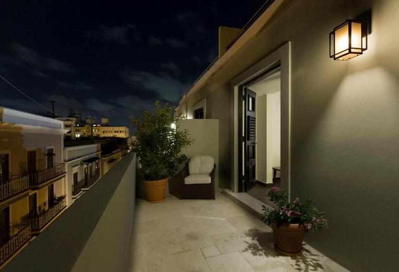Suite with Terrace, Decanter