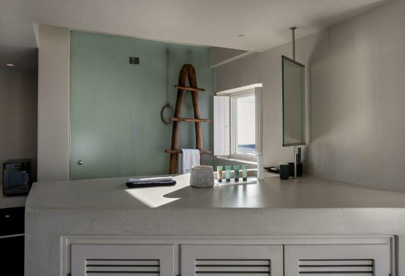 Deluxe люкс с видом, West East Suites