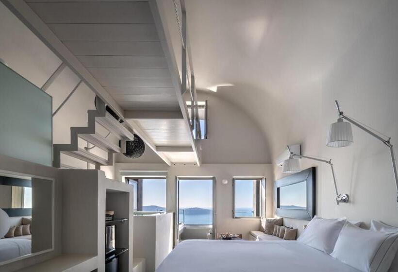 Представительский люкс с видом, West East Suites