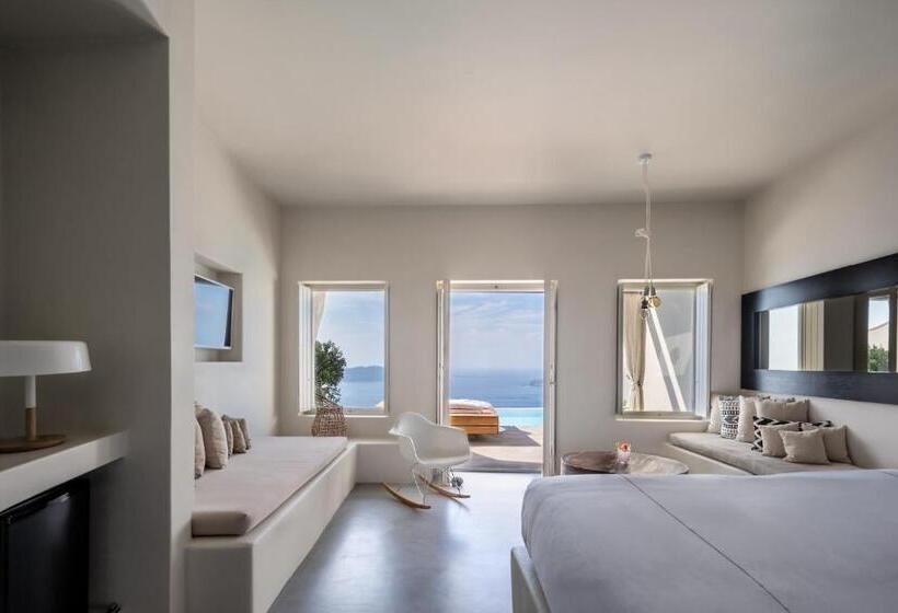 Superior suite with view, West East Suites