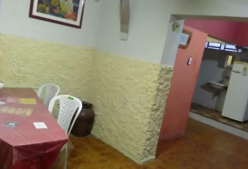 اتاق خانوادگی, Praieiro Hostel Albergue