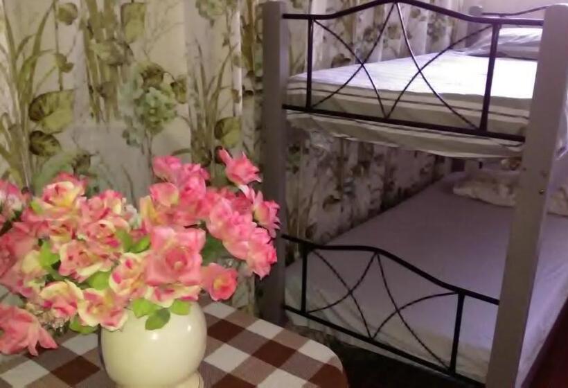 Трежместный Номер Economy, Praieiro Hostel Albergue