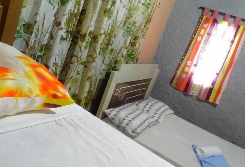 اتاق خانوادگی, Praieiro Hostel Albergue