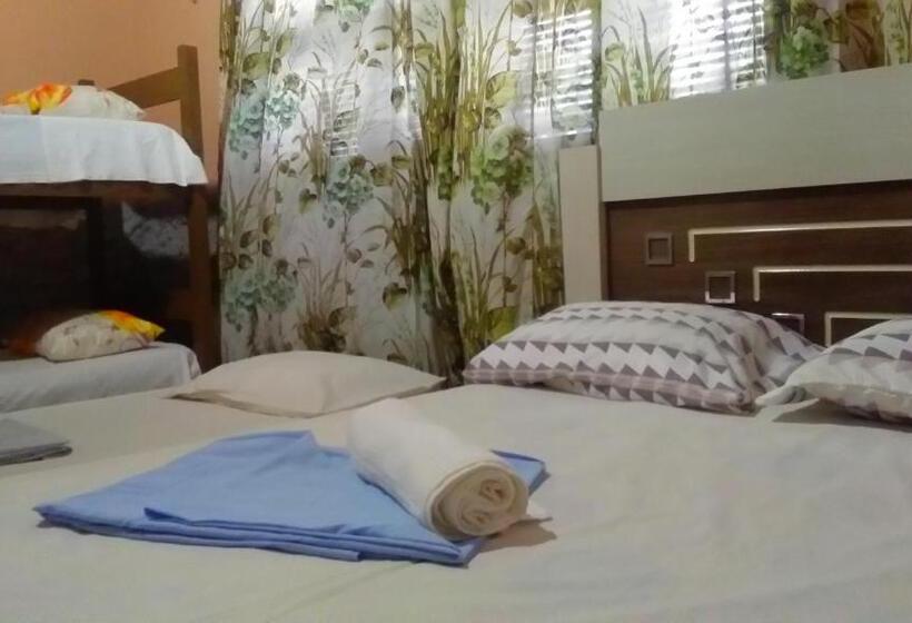 Семейный Номер, Praieiro Hostel Albergue