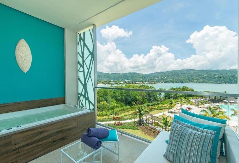 Club Room King Bed, Breathless Montego Bay
