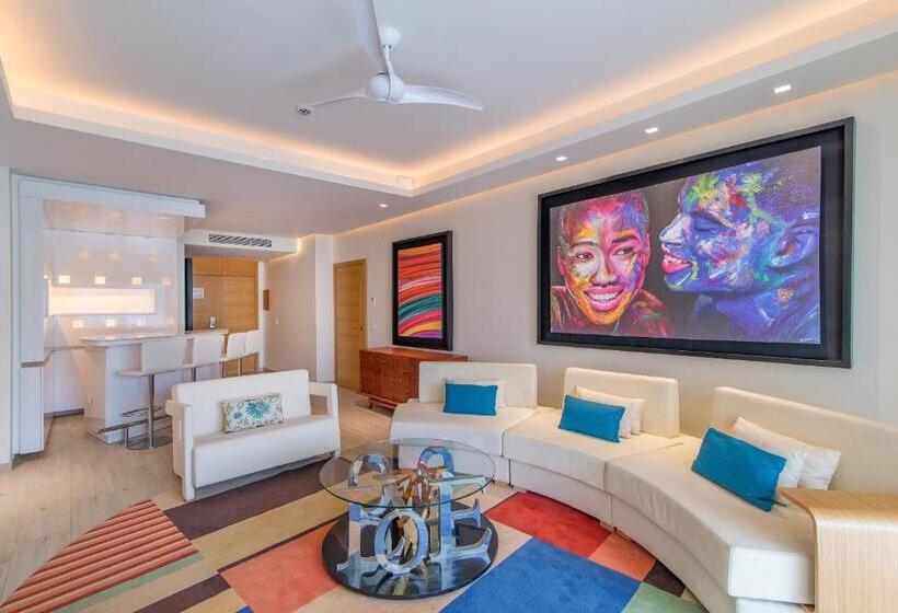 سوئیت مستر با چشم‌انداز دریا, Breathless Montego Bay