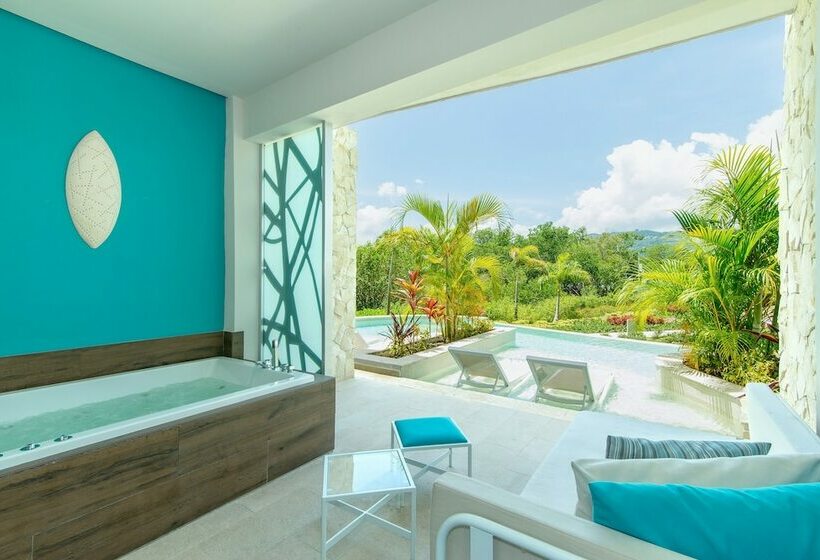 سوئیت جونیور کلوب با چشم‌انداز باغ, Breathless Montego Bay