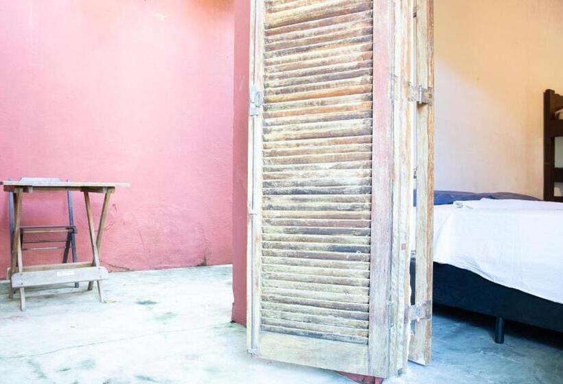 اتاق استاندارد چهار تخته, Sambaqui Hostel