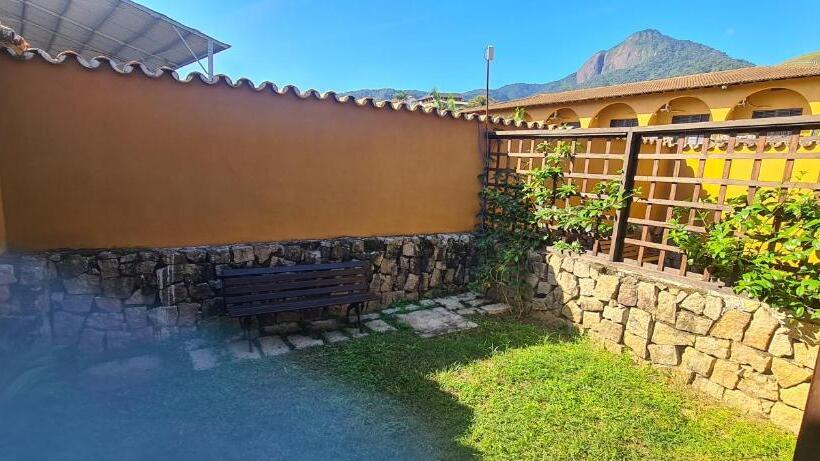 스위트, Pousada Casa Amarela