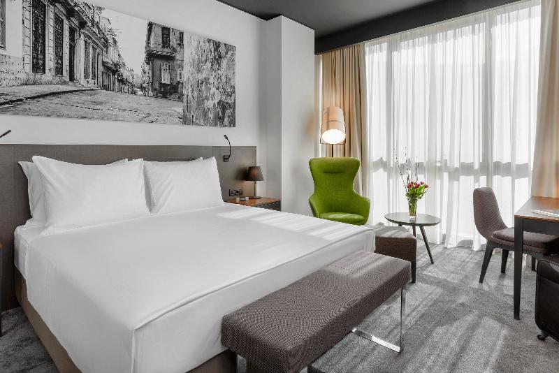 سوییت جونیور, Crowne Plaza Podgorica, An Ihg
