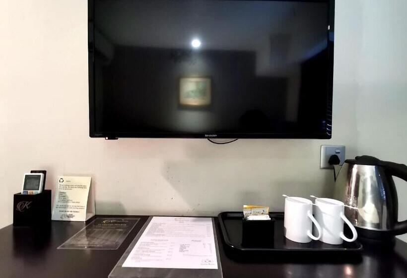 キングサイズベッドのスタンダードルーム, Kimberley Hotel Georgetown