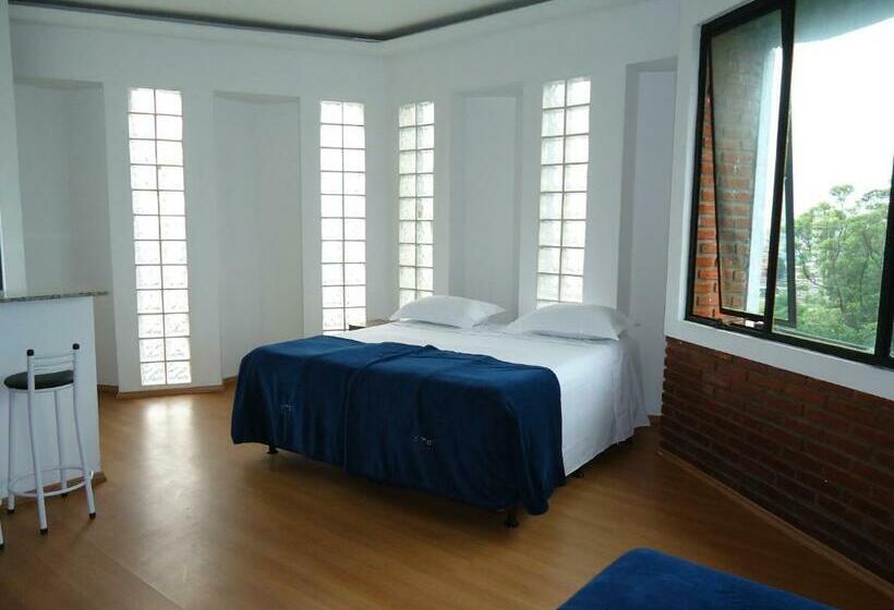 Quarto Triplo Estandar, St. Daniel