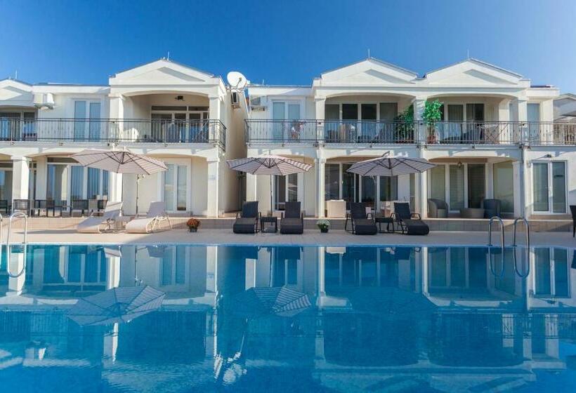آپارتمان 1 خوابه با چشم‌انداز استخر, Spa Resort Bečići