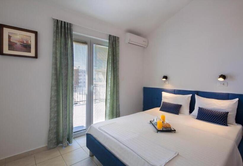 آپارتمان 1 خوابه با چشم‌انداز استخر, Spa Resort Bečići