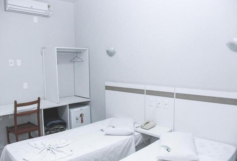 Economy Triple Room, Delta Hotel Rondonopolis