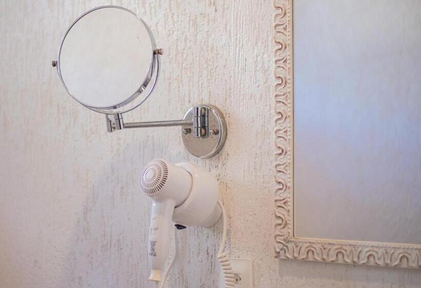 Quarto Estandar, Pousada Suiça Mineira Centro