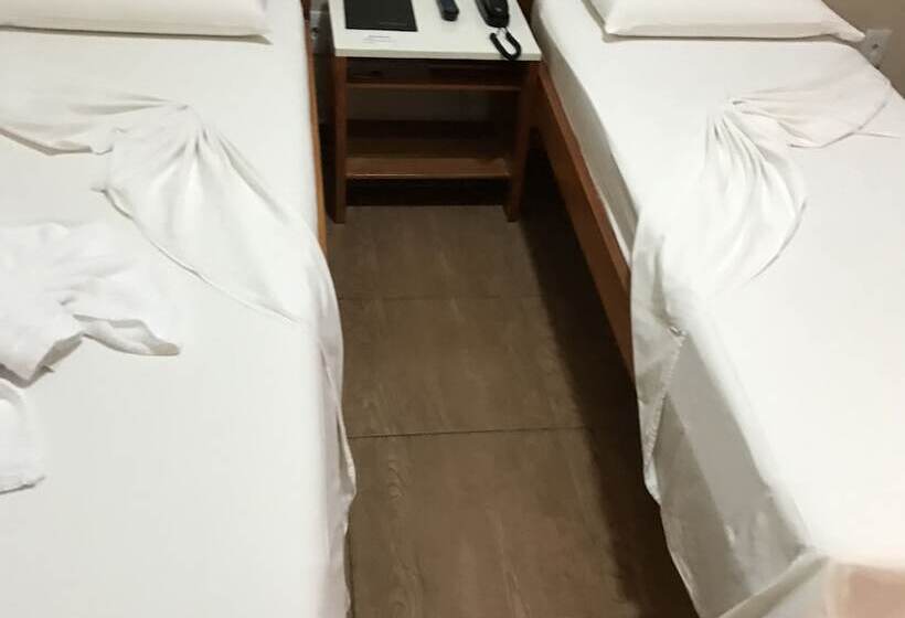 Номер Deluxe, Qualyleste