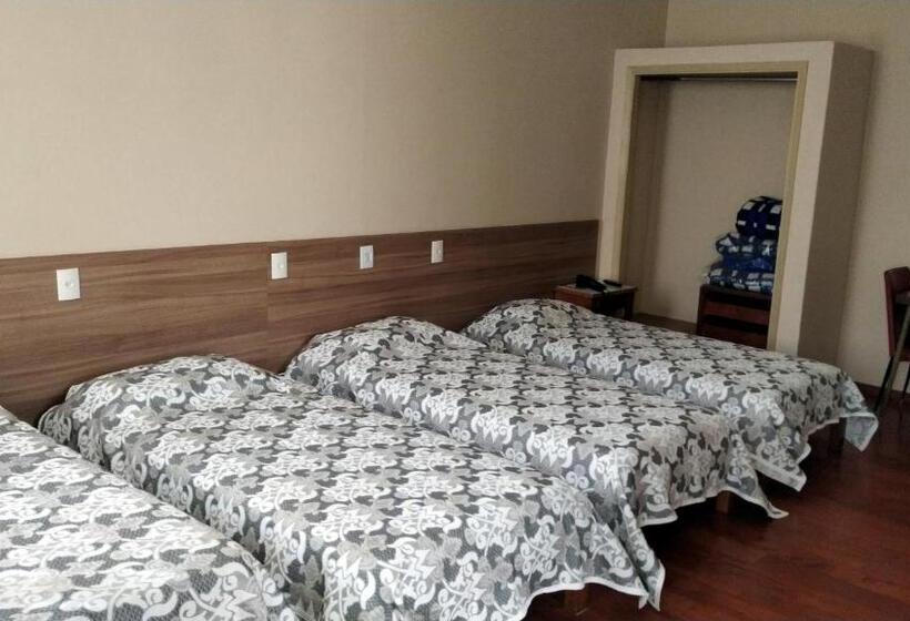 4 Bett Deluxe Zimmer, Itamarati