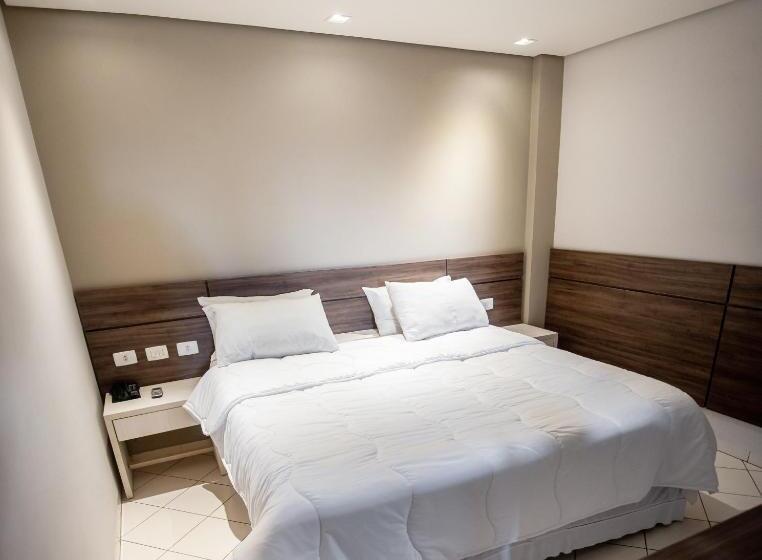 자쿠지 스위트, London Hotel Londrina