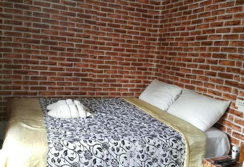 スタンダードルーム, Pink Easy Homes Koh Phangan