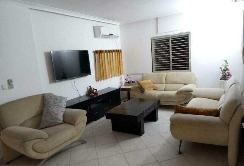 침실 2개 아파트, Zimmer Dora