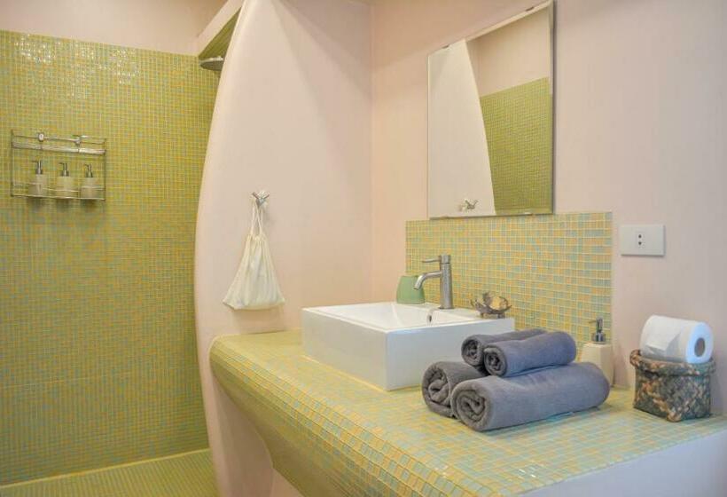 Номер Deluxe с Террасой, Le Divine Comedie Beach Resort