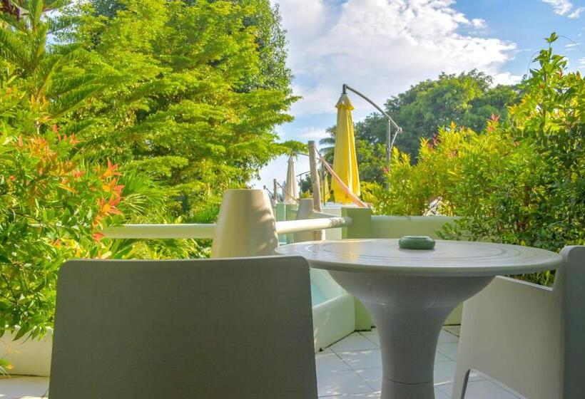 Номер Стандарт с Балконом, Le Divine Comedie Beach Resort